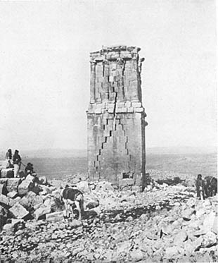Serrin, northern tower tomb